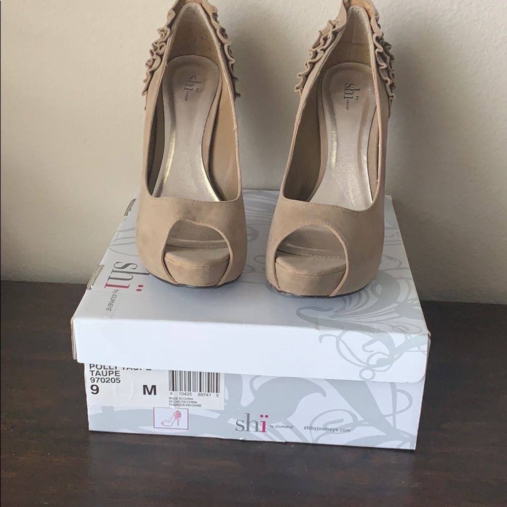 Shi by journeys suede taupe 9m